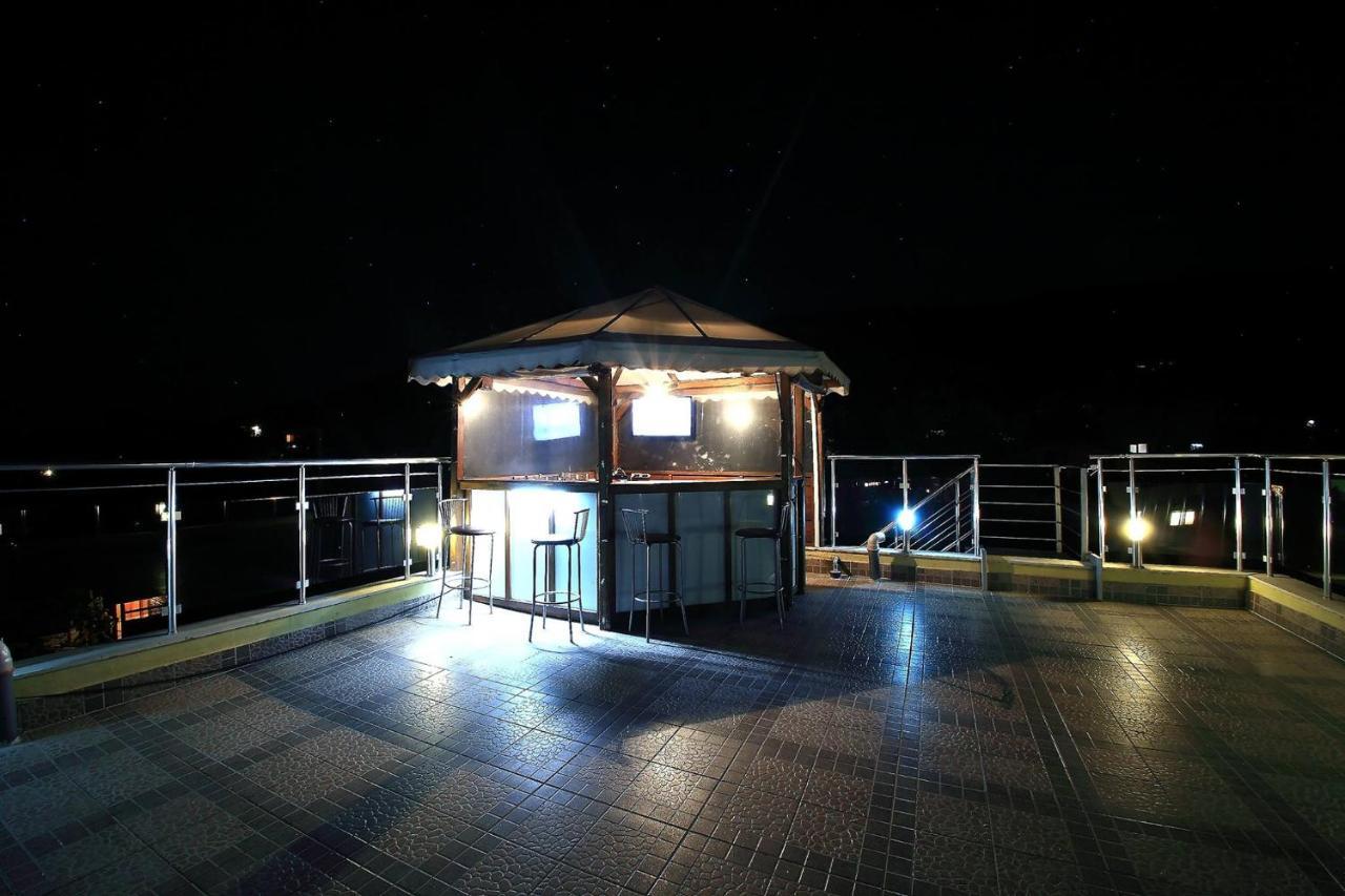 Deluxemaisonettes In Panoramic Roof Complex Appartement Baltsjik Buitenkant foto
